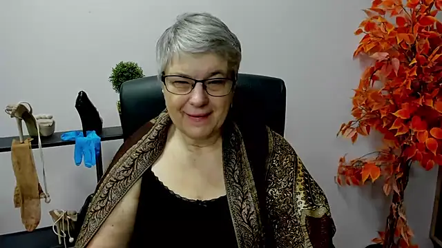 Snapshot of IrisDream chatting on 01-21-25, 07:15 IrisDream online show from 01-21-25, 07:15