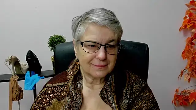 Snapshot of IrisDream chatting on 01-22-25, 07:25 IrisDream online show from 01-22-25, 07:25