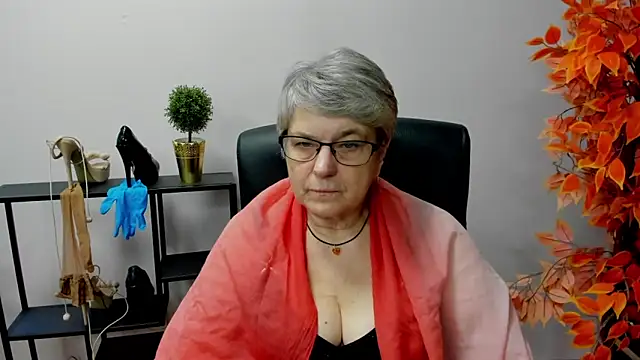 Snapshot of IrisDream chatting on 01-31-25, 01:23 IrisDream online show from 01-31-25, 01:23