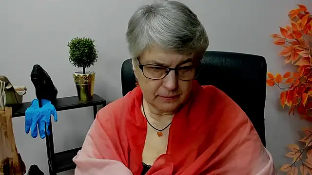 Snapshot of IrisDream chatting on 02-10-25, 07:15 IrisDream online show from 02-10-25, 07:15