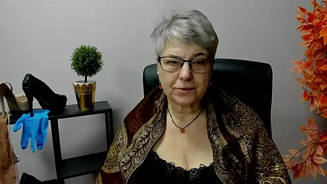 Snapshot of IrisDream chatting on 02-20-25, 07:12 IrisDream online show from 02-20-25, 07:12