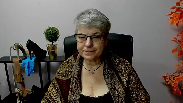 Snapshot of IrisDream chatting on 02-26-25, 07:20 IrisDream online show from 02-26-25, 07:20