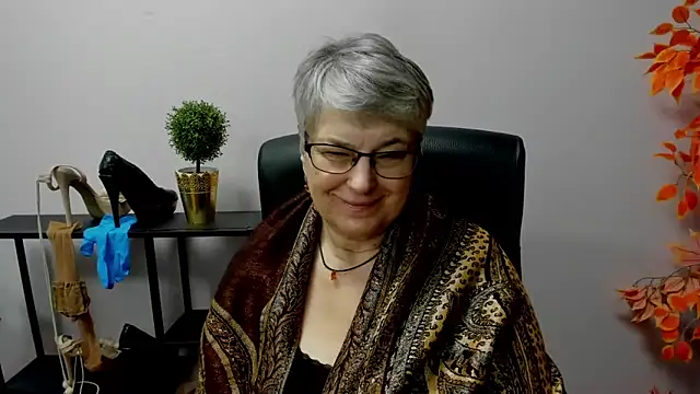 Snapshot of IrisDream chatting on 02-26-25, 10:47 IrisDream online show from 02-26-25, 10:47