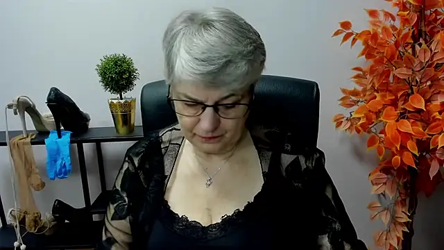 Snapshot of IrisDream chatting on 03-03-25, 07:21 IrisDream online show from 03-03-25, 07:21