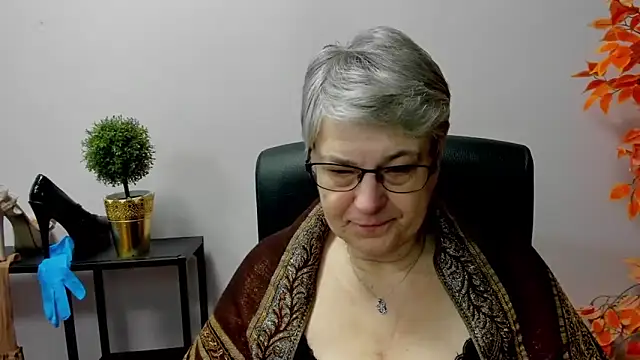 Snapshot of IrisDream chatting on 03-12-25, 07:13 IrisDream online show from 03-12-25, 07:13