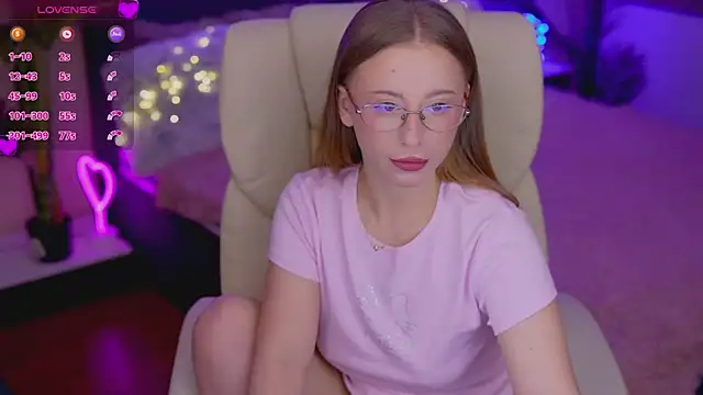 SilverrMoon online show from 11-23-25, 10:26