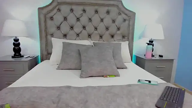 MadissonBacker online show from 10-19-25, 11:44