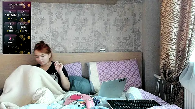 Snapshot of purebeautie13 chatting on 12-19-24, 11:07 purebeautie13 online show from 12-19-24, 11:07