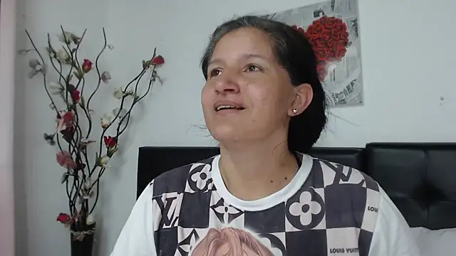 Angelinna Milf online show from 12-27-24, 06:31