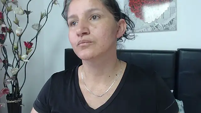 Angelinna Milf online show from 01-02-25, 06:56
