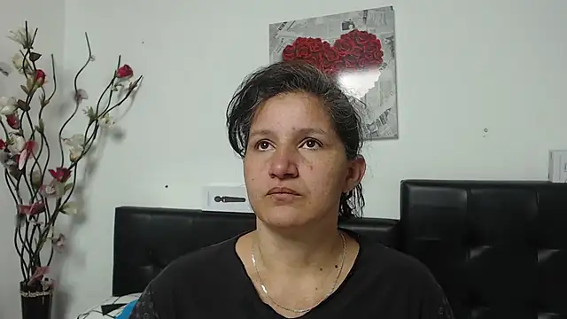 Angelinna Milf online show from 02-18-25, 02:27