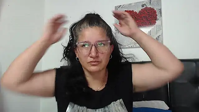 Angelinna Milf online show from 10-20-25, 07:36