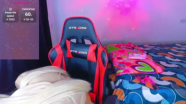 Snapshot of AllisonsweetZ chatting on 02-13-26, 04:19 AllisonsweetZ online show from 02-13-26, 04:19