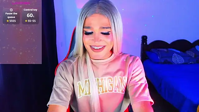 Snapshot of AllisonsweetZ chatting on 03-03-26, 02:12 AllisonsweetZ online show from 03-03-26, 02:12