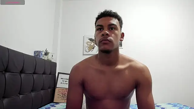 Snapshot of RoddyRich11 chatting on 01-06-26, 12:09 RoddyRich11 online show from 01-06-26, 12:09