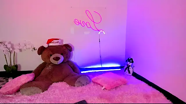 kendal scott1 online show from 12-21-24, 07:16