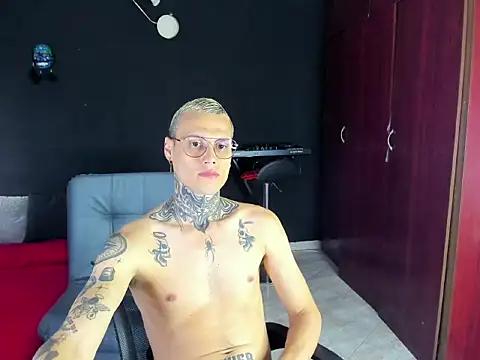 Snapshot of fucking_sinner chatting on 03-30-26, 06:20 fucking sinner online show from 03-30-26, 06:20