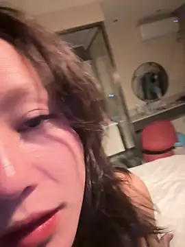 Krismil3 online show from 04-13-26, 12:32