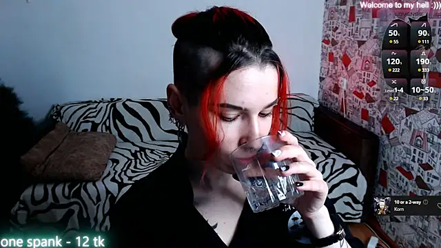 Snapshot of Miya_Wey_ chatting on 12-21-24, 12:27 Miya Wey online show from 12-21-24, 12:27