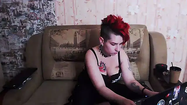 Snapshot of Miya_Wey_ chatting on 10-18-25, 06:30 Miya Wey online show from 10-18-25, 06:30