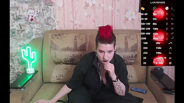 Snapshot of Miya_Wey_ chatting on 10-30-25, 01:12 Miya Wey online show from 10-30-25, 01:12