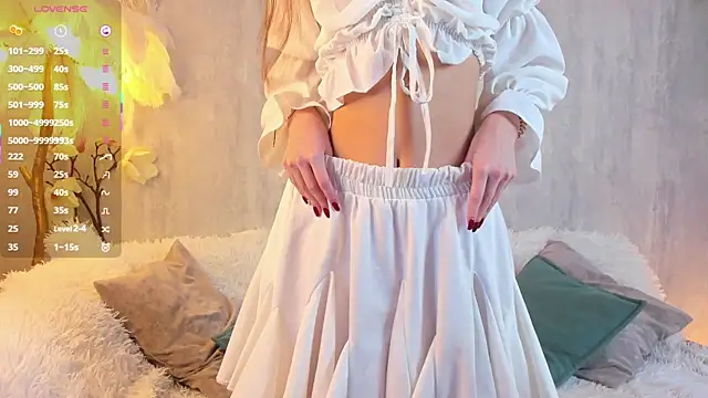 Snapshot of PetraBawden chatting on 02-24-25, 08:17 PetraBawden online show from 02-24-25, 08:17