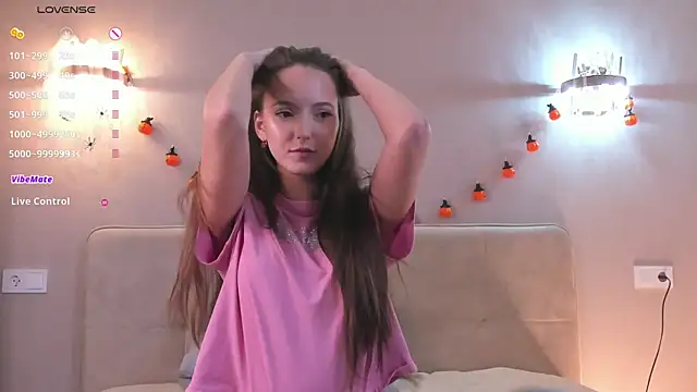 Snapshot of PetraBawden chatting on 11-17-25, 09:04 PetraBawden online show from 11-17-25, 09:04