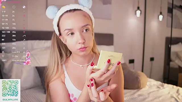 HollisBeckett online show from 10-12-25, 02:10