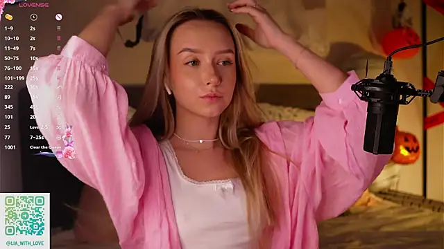 HollisBeckett online show from 10-29-25, 03:31