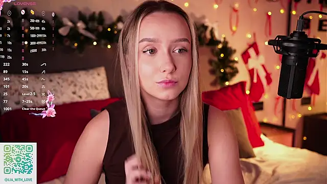 HollisBeckett online show from 12-15-25, 02:27