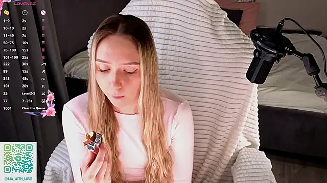 HollisBeckett online show from 02-14-26, 01:13