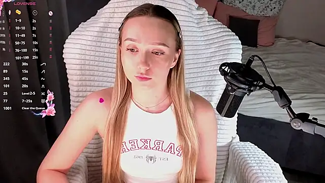 HollisBeckett online show from 02-27-26, 03:17