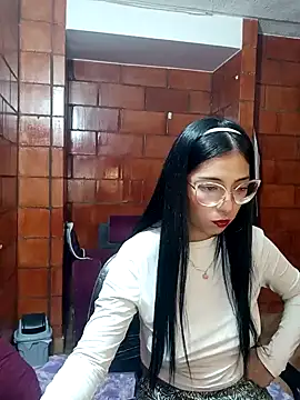 Snapshot of Raven__purple chatting on 01-24-25, 01:24 Raven purple online show from 01-24-25, 01:24