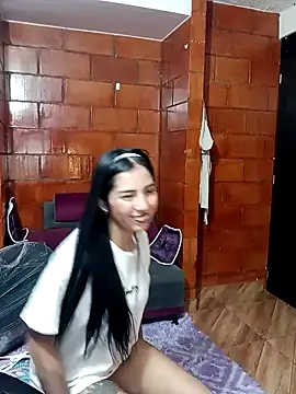 Snapshot of Raven__purple chatting on 01-29-25, 01:16 Raven purple online show from 01-29-25, 01:16