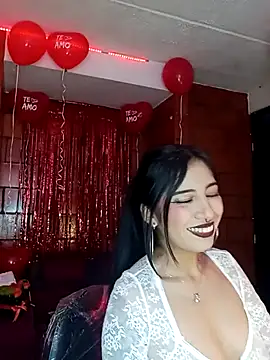 Snapshot of Raven__purple chatting on 02-14-25, 11:09 Raven purple online show from 02-14-25, 11:09