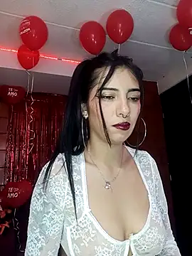 Snapshot of Raven__purple chatting on 02-15-25, 02:15 Raven purple online show from 02-15-25, 02:15