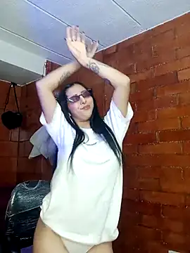 Snapshot of Raven__purple chatting on 03-15-25, 05:08 Raven purple online show from 03-15-25, 05:08