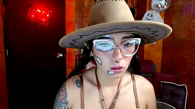 Snapshot of Raven__purple chatting on 10-17-25, 10:01 Raven purple online show from 10-17-25, 10:01