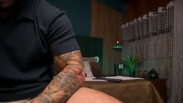 LeoSalvatore  online show from 03-18-25, 08:14