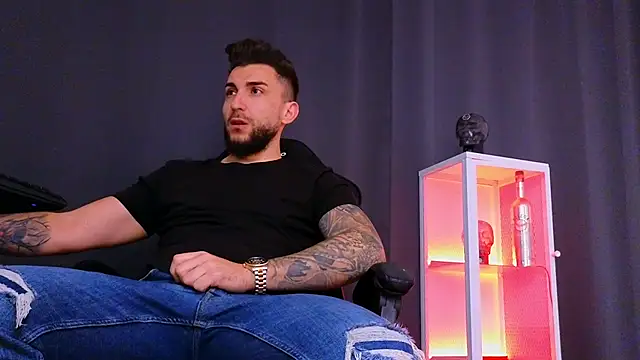 MightyAaron66 online show from 02-04-25, 03:44