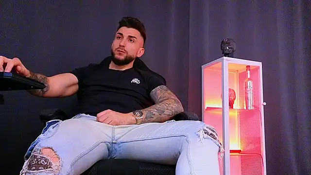 MightyAaron66 online show from 02-07-25, 02:58