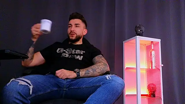 MightyAaron66 online show from 02-14-25, 02:50