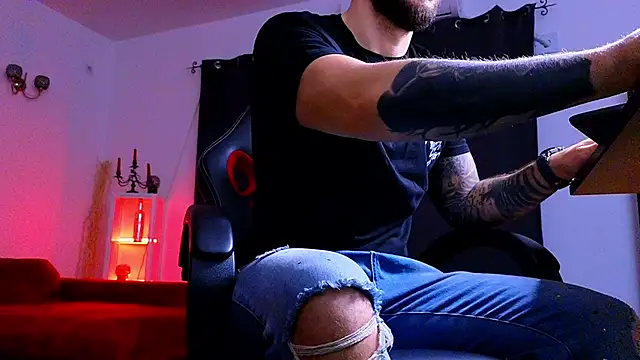 MightyAaron66 online show from 12-02-25, 03:56