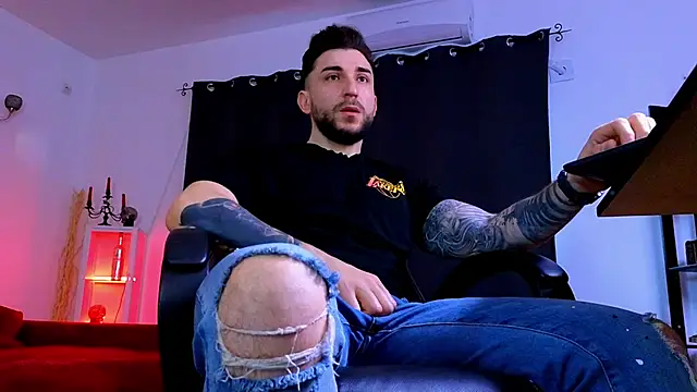 MightyAaron66 online show from 04-10-26, 04:28