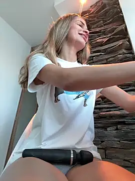 cuteluci  online show from 03-10-26, 11:59