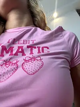 cuteluci  online show from 03-11-26, 11:16