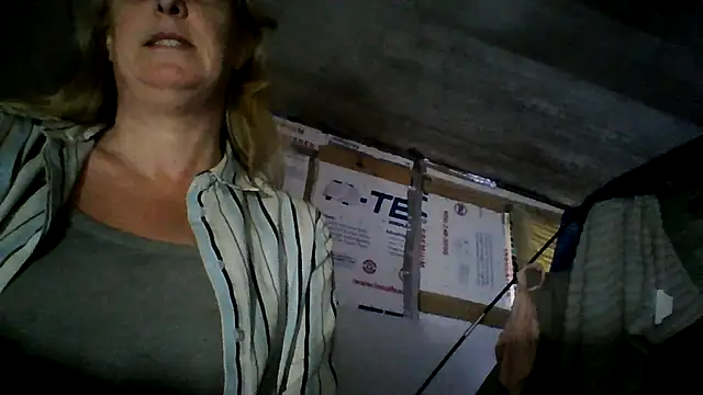 Emilylyn2501 online show from 12-22-24, 08:36