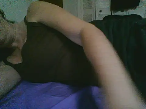 Emilylyn2501 online show from 11-14-25, 12:09