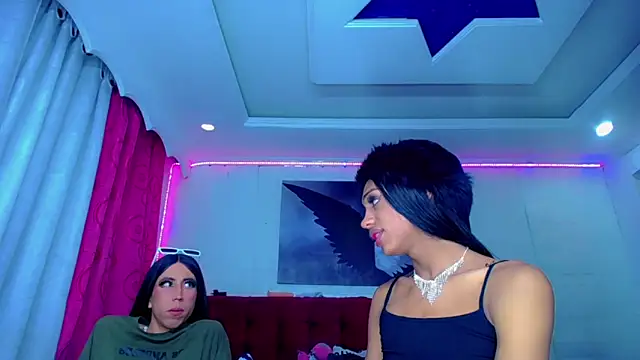 NahomiCamper online show from 10-18-25, 01:23