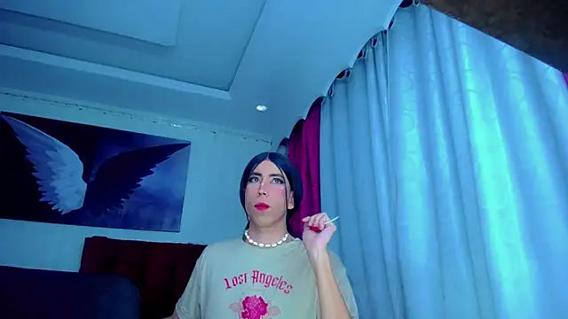 NahomiCamper online show from 10-24-25, 11:12